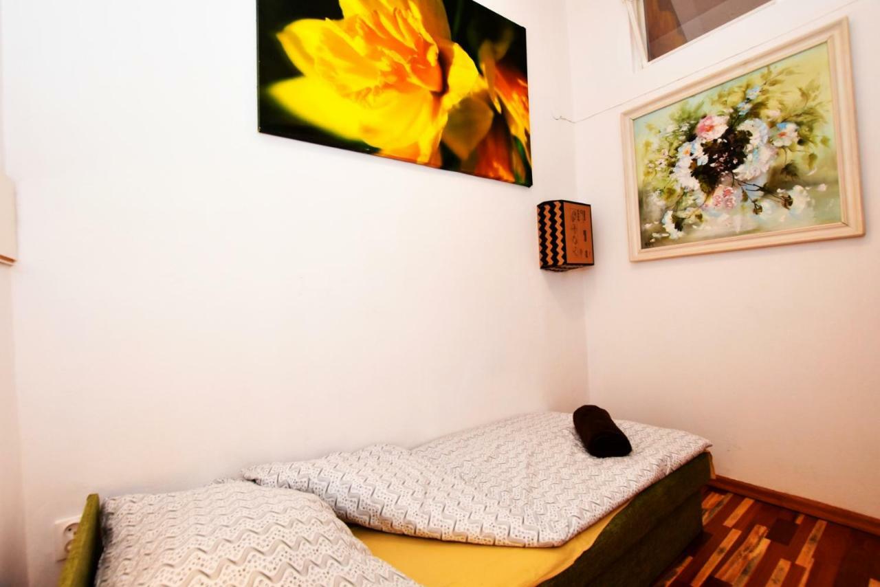 City Central Hostel Swidnicka Breslavia Esterno foto